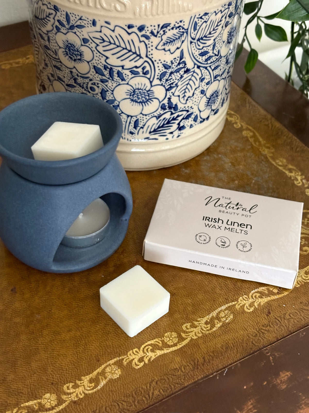 Irish Linen Wax Melts but The Natural Beauty Pot along with Wax Melt burner