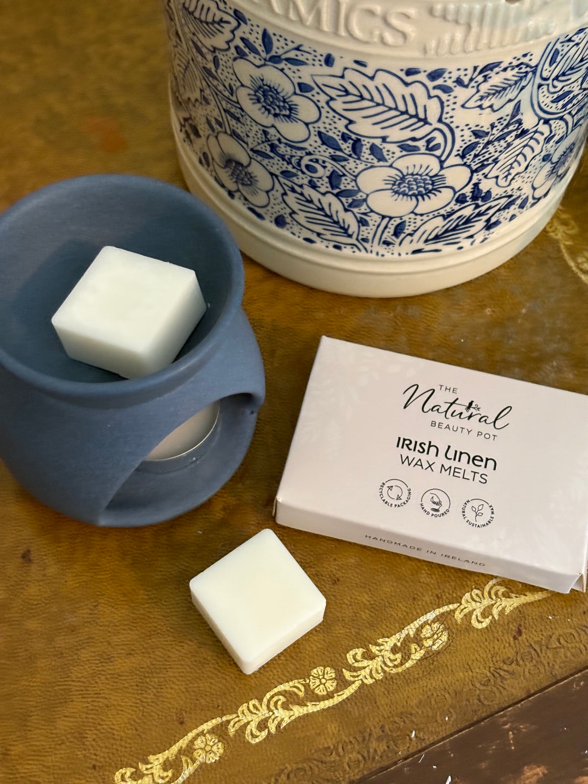 Irish Linen  Natural Wax Melts but The Natural Beauty Pot along with Wax Melt burner